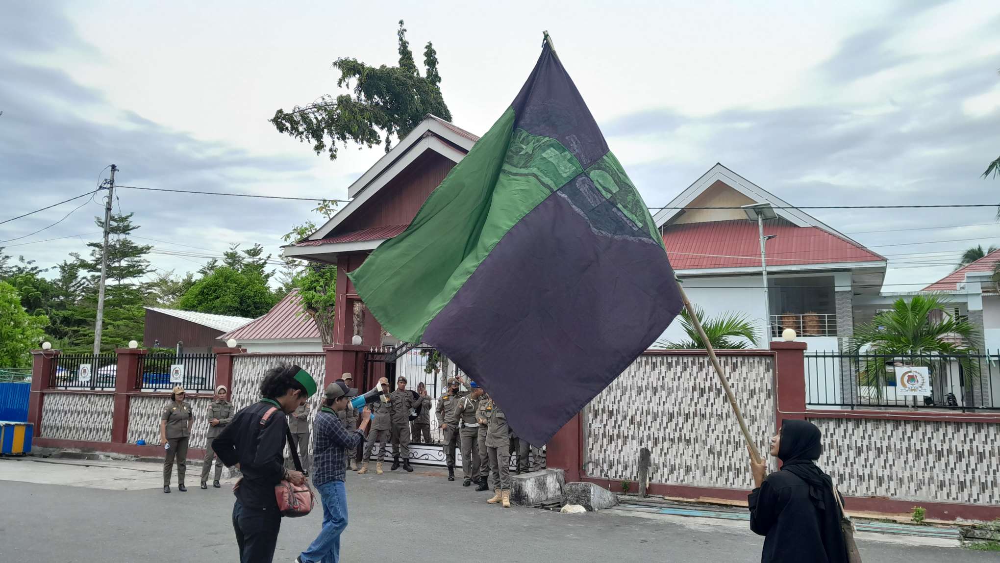 HMI Cabang Luwuk Banggai Demo Dugaan Korupsi Tukin ASN Luwuk Times