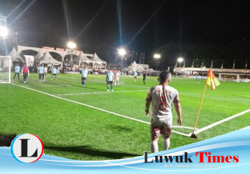 Tampil Fit dan On-Fire, Bupati Amirudin Cetak Gol dan Jadi Bintang Laga Eksebisi Pemda Banggai vs DSLNG
