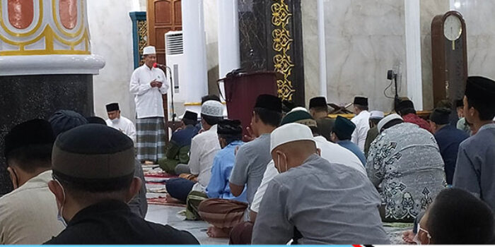 Jamaah Masjid Agung Doakan Almarhumah Hj. Siti Aminah Mustar Labolo