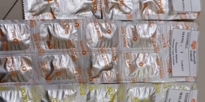 Rumah Zakat Distribusi 500 Paket Vitamin untuk Warga Isoman