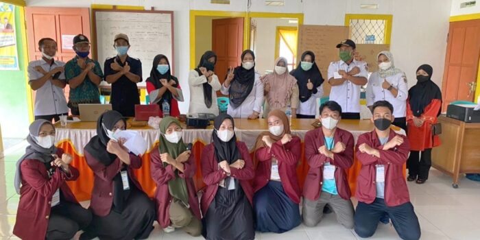 Mahasiswa UNG Sosialisasi Pencegahan Covid di Desa Tintingan