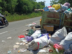 Over Kapasitas, Sampah Meluber ke Badan Jalan
