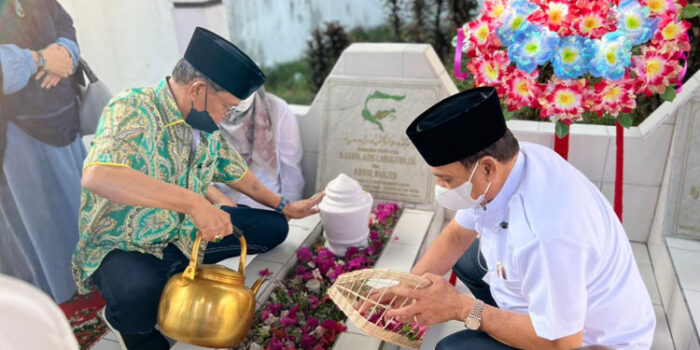 Rusdy dan Mamun Ziarah ke Makam Mantan Gubernur dan Wakil Gubernur Sulteng