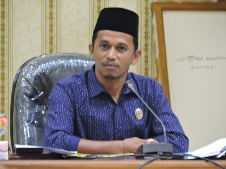 Ketua DPRD Banggai Kepulauan Rusdin Sinaling