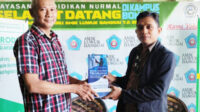 Dosen AMIK Luwuk Banggai Launching Buku Pustakawan