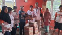 Kunjungi Warga Huhak Bunta, ORARI Lokal Banggai Suplai Bantuan
