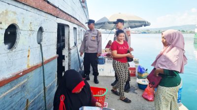 Aktivitas Bongkar Muat di Pelabuhan Rakyat Luwuk di Pantau Polisi