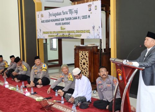 Ketua MUI Banggai Pembawa Hikmah Isra Miraj di Masjid Ar-Rahman Polres