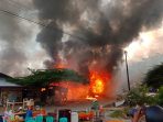 Dua Rumah Makan Kadompe di Luwuk Selatan Terbakar, Kerugian Ratusan Juta Rupiah