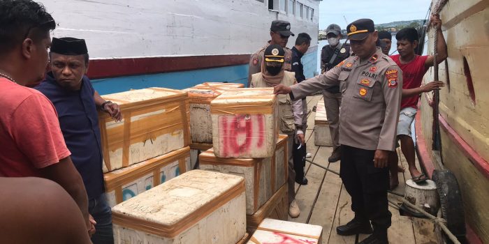Ratusan Kilogram Daging Sapi Ilegal Asal Maluku Diamankan di Pelabuhan Luwuk
