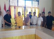 Didampingi Tim Pemenangan, Iman Pampawa Masukkan Dokumen Pencalegkan di Sekretariat Golkar Banggai