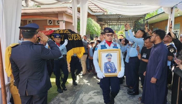 Kakanwil Kemenkumham Sulteng Pimpin Upacara Pemakaman Almarhum Kalapas Luwuk