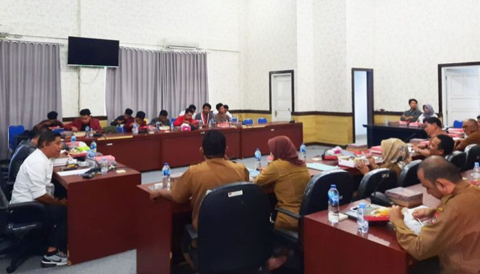 Hearing di DPRD Banggai, Di Mata Mahasiswa Sejumlah OPD Raport Merah