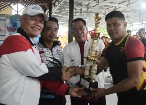 Irjen Agus Nugroho dan Ketum KONI Sulteng Tambah Bonus Turnamen Voli Kapolda Cup