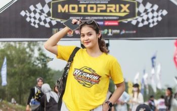 Pembalap Cantik Asal Banten, Sari Agustina Ramaikan Kejuaraan Balap Motor di Luwuk Banggai
