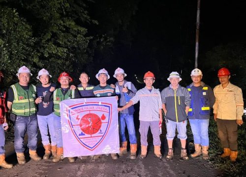ERT PT. KFM Bersama TNI/Polri Berhasil Buka Akses Jalan Trans Sulawesi Desa Huhak