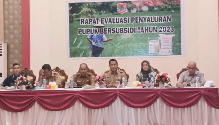 Pastikan Penyaluran Tepat Sasaran, Kadis TPHP Pimpin Rapat Evaluasi Distribusi Pupuk Bersubsidi