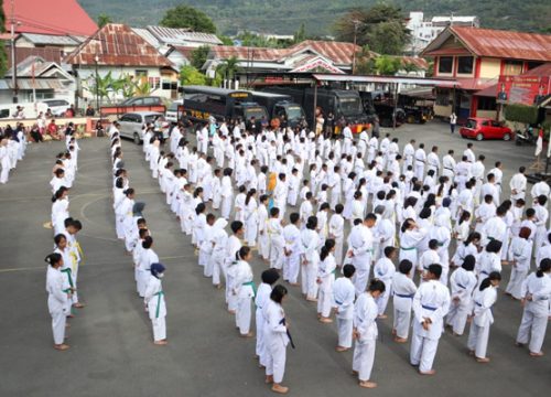 250 Karateka Asal Inkanas Banggai Ikut Long March di Luwuk