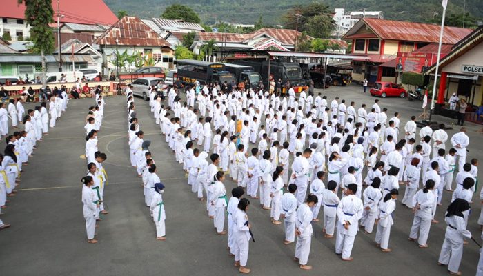 250 Karateka Asal Inkanas Banggai Ikut Long March di Luwuk