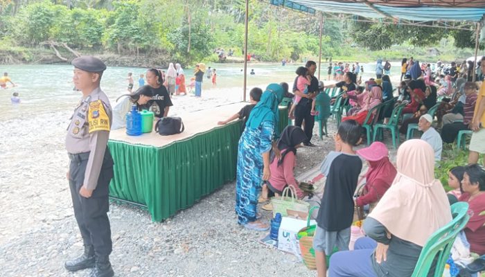 Tolak Bala, Tradisi Mandi Safar Digelar di Kintom Kabupaten Banggai
