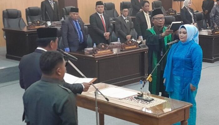 Sah, Sarifah Gantikan Helton Jabat Anggota PAW DPRD Banggai 2019-2024