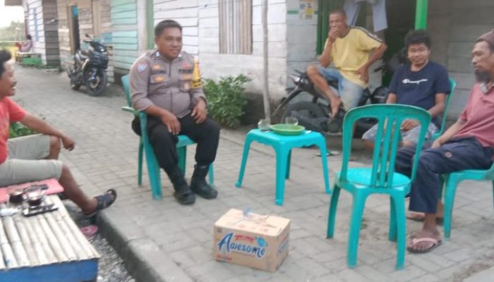 Wujudkan Pemilu 2024 Damai, Bhabinkamtibmas Polres Banggai Aktif Temui Warga
