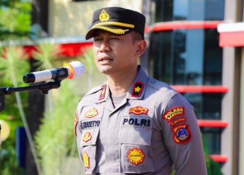 Kabag Ops Polres Kompol Esti Prasetio Hadi Pimpin Apel Pagi Perdana