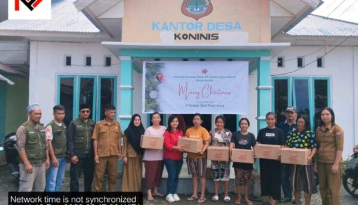 PT. KFM Bagikan 800 Parcel Natal dan Tahun Baru di 5 Desa Lingkar Tambang
