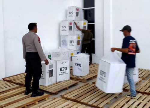 710 Kotak Suara Hasil Pleno Lima PPK Tiba di Gudang KPU Banggai