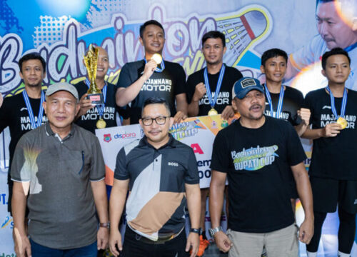 Juara Badminton Open Tournament Bupati Cup di Luwuk Utara Didominasi Pebulutangkis Banggai Laut