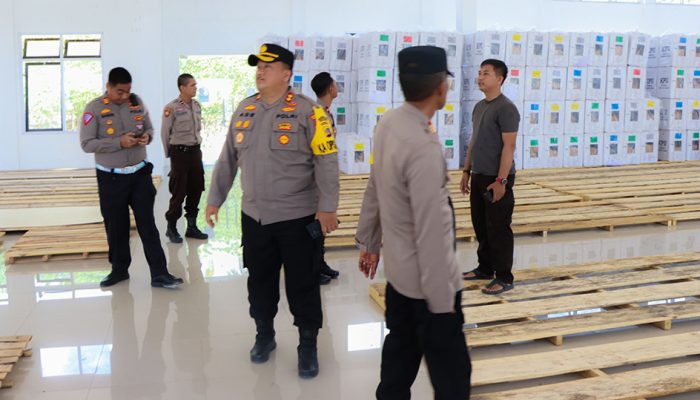 Jelang Rekapitulasi Tingkat Kabupaten, Kapolres Banggai Cek Gudang Logistik