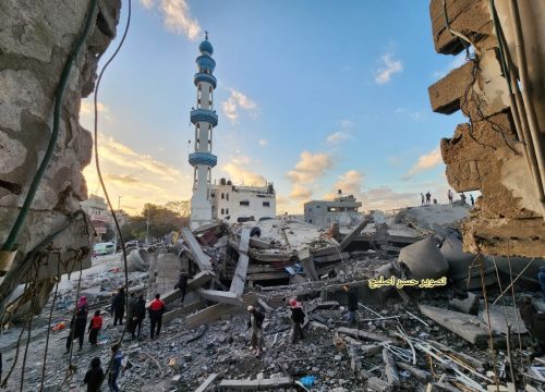 Israel Biadab, Masjid Al-Farouq Hancur Dihantam Bom Jet Tempur