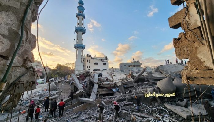 Israel Biadab, Masjid Al-Farouq Hancur Dihantam Bom Jet Tempur