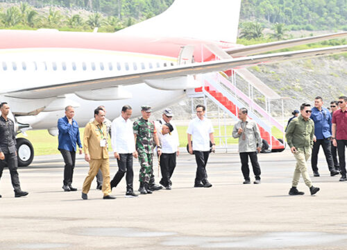 Di Banggai Kepulauan, Presiden Jokowi Resmikan Inpres Jalan Daerah