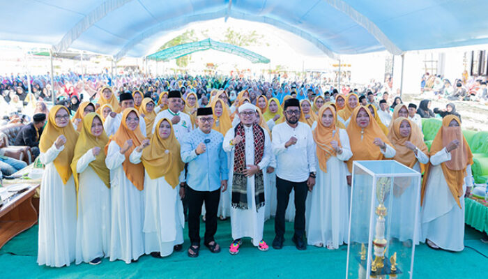Sumbangan 100 Juta dari Bupati Banggai Amirudin untuk Masjid Nurul Huda Toili