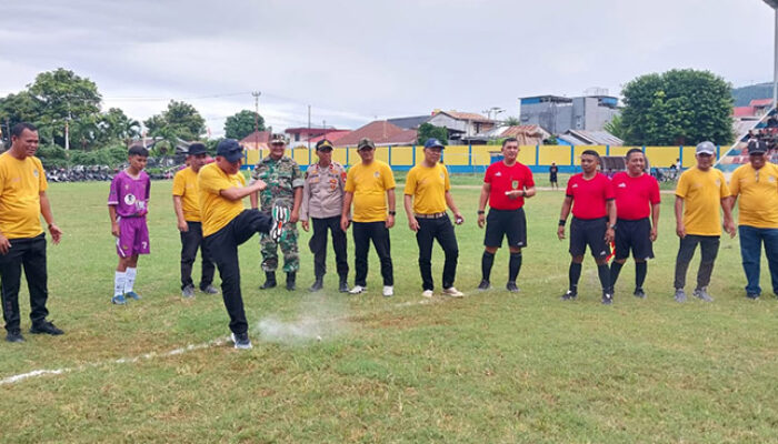 Kadispora Banggai Buka Kompetisi Olahraga Kejuaraan Sepak Bola Bupati Cup