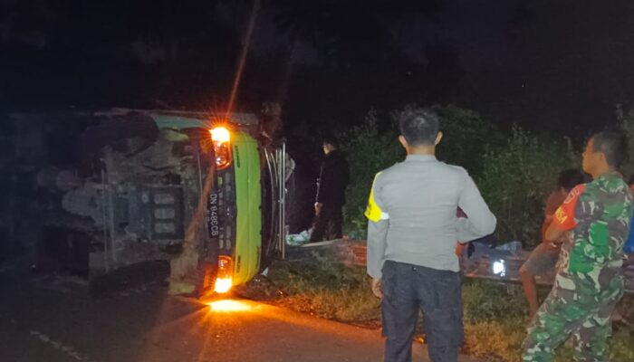 Truk Ekspedisi Terguling di Jalan Trans Bunta Banggai, Seorang IRT Jadi Korban