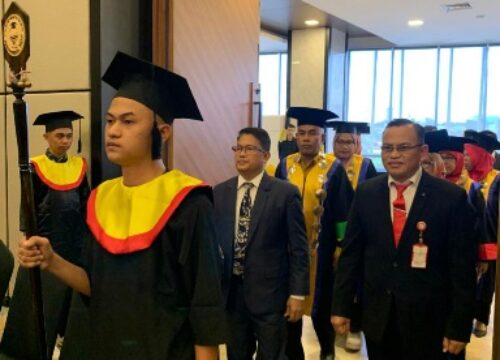 Asisten Setdaprov Sulteng “Tantang” Alumni Politeknik Palu: Setelah Lulus Kerja Apa?