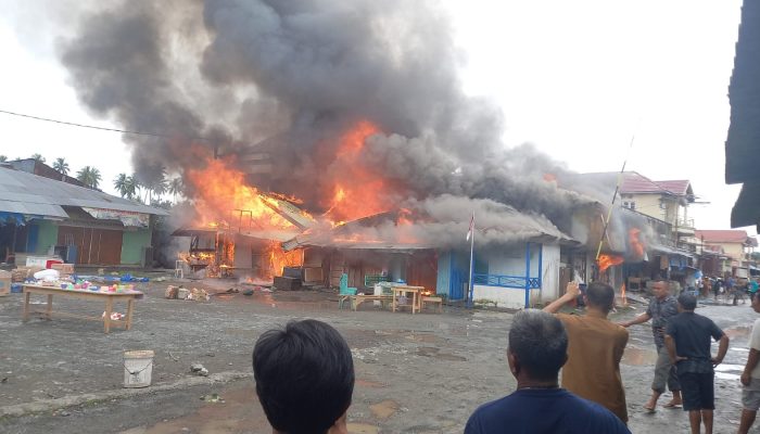 Kebakaran Hebat di Pasar Bunta Banggai, Begini Penjelasan Kapolsek