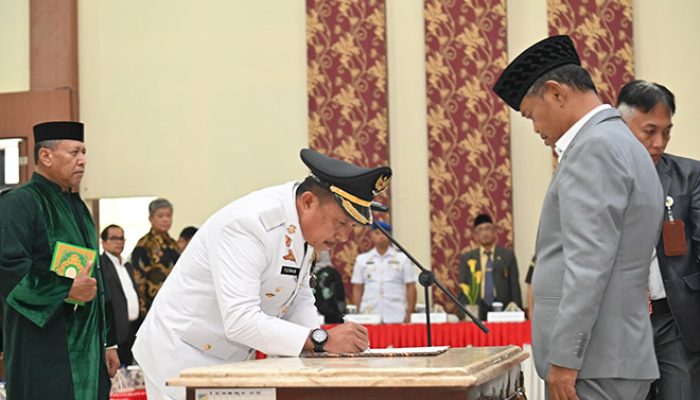 Gubernur Sulteng Rusdy Mastura Lantik Pj Bupati Morowali Yusman Mahbub
