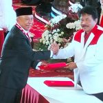 Wabup Banggai Furqanuddin Masulili Terima Duplikat Bendera Pusaka dari BPIP
