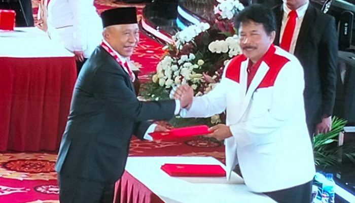 Wabup Banggai Furqanuddin Masulili Terima Duplikat Bendera Pusaka dari BPIP