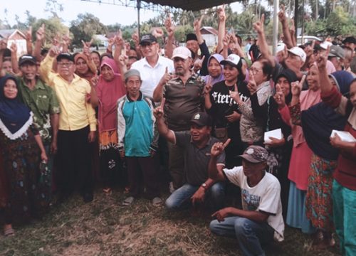 Kampanye paslon nomor 1 Rusli Moidady-Serfi Kambey di Desa Kampung Baru, Kecamatan Tinangkung Selatan