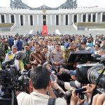 Disaksikan Presiden Jokowi, Menteri AHY Serahkan Sertipikat Tanah Elektronik Hak Pakai untuk Istana Negara dan Istana Garuda di IKN