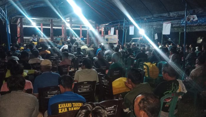 Calon Bupati Banggai Amirudin Tamoreka Disambut Antusias Warga Tiga Desa di Toili Barat