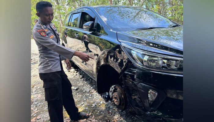 Mobil Dinas Inspektorat Kabupaten Banggai Kecelakaan
