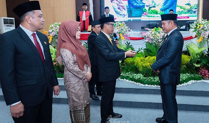 Saripudin Tjatjo Pimpin Sidang Perdana di DPRD Banggai
