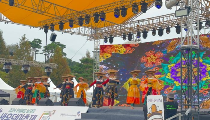 Tampilkan Budaya Babasalan, Disdikbud Banggai Duta Indonesia di Korea Selatan