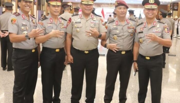 Wakapolda Sulteng Helmi Kwarta Raih Bintang Satu