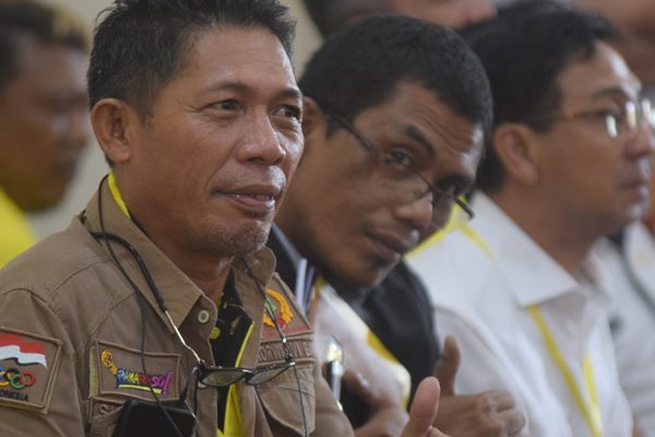 Di Rakerkab, Ketum KONI Banggai Serahkan Bonus Atlet Peraih Medali di PON 2024